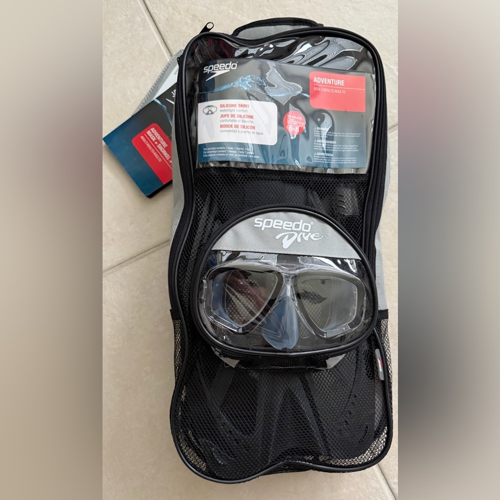 NWT Speedo Adventure Snorkel Set, Adult S/M